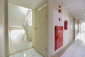 OYO 2103 Lauv Room 2 Grand Centerpoint Tower B