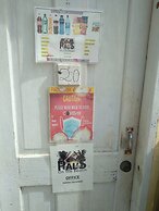 Pal's on the Beach - A Gold Standard Hotel