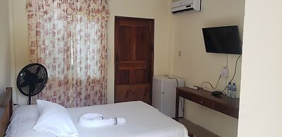 Pal's on the Beach - A Gold Standard Hotel