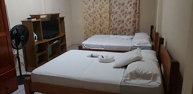 Pal's on the Beach - A Gold Standard Hotel