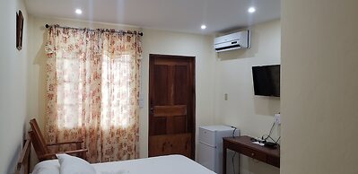 Pal's on the Beach - A Gold Standard Hotel