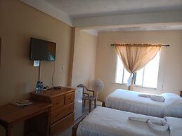 Pal's on the Beach - A Gold Standard Hotel