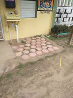 Pal's on the Beach - A Gold Standard Hotel