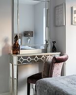 Cromwell Road Apartments