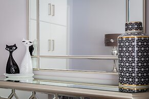 Cromwell Road Apartments