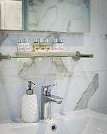 Cromwell Road Apartments