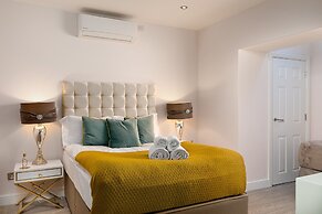 Cromwell Road Apartments