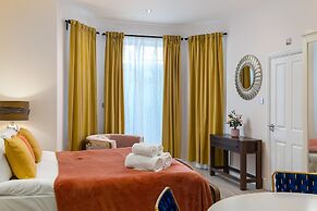 Cromwell Road Apartments