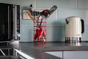 Cromwell Road Apartments