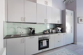 Cromwell Road Apartments