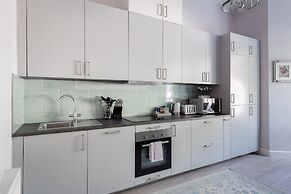 Cromwell Road Apartments