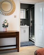 Cromwell Road Apartments