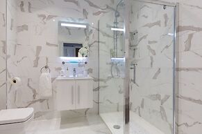 Cromwell Road Apartments