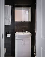 Cromwell Road Apartments