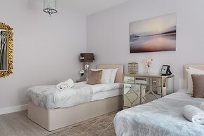 Cromwell Road Apartments