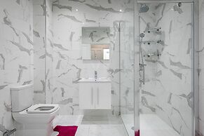 Cromwell Road Apartments