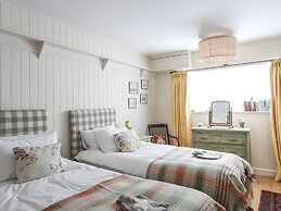 Angorfa - Trearddur Bay