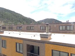 Edgewater Studio One bath EWJP