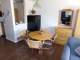 Edgewater Studio One bath EWJP