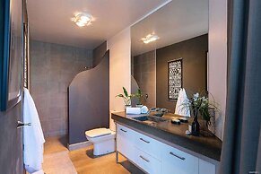 Modern Alpine Living with Spectacular View