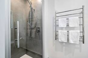 Bright, Modern, Plush - Brand New Townhouse