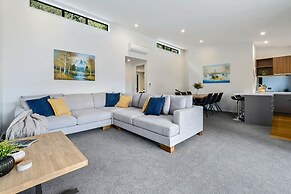 Bright, Modern, Plush - Brand New Townhouse