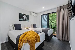 Bright, Modern, Plush - Brand New Townhouse