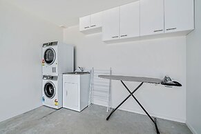 Bright, Modern, Plush - Brand New Townhouse