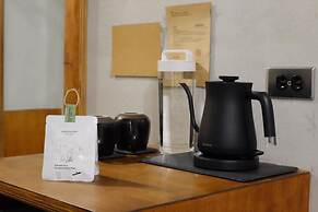 CoffeeLoft Inn &  Café