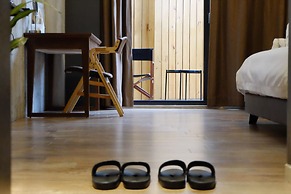 CoffeeLoft Inn &  Café