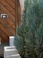 CoffeeLoft Inn &  Café