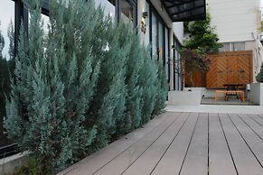 CoffeeLoft Inn &  Café