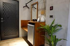 CoffeeLoft Inn &  Café