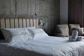 CoffeeLoft Inn &  Café