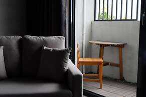 CoffeeLoft Inn &  Café