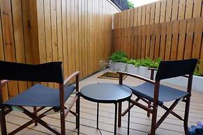 CoffeeLoft Inn &  Café