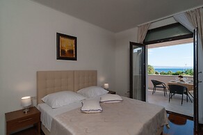 Luxury Rooms near Beach