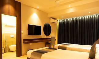 Cosmique Clarks Inn Suites , Goa