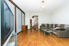 Two-storey apartment near IEC