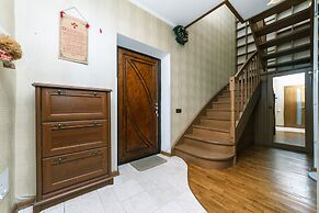 Two-storey apartment near IEC