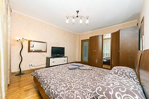 Two-storey apartment near IEC
