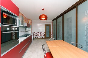 Two-storey apartment near IEC