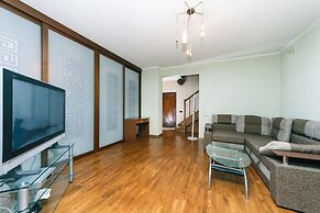 Two-storey apartment near IEC