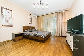Two-storey apartment near IEC