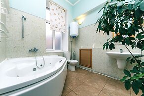 Apartment with Jacuzzi in city center