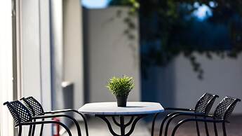 Oinoelia Luxury Suites & Residence