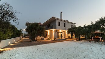 Oinoelia Luxury Suites & Residence