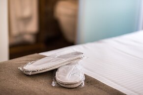 Oinoelia Luxury Suites & Residence