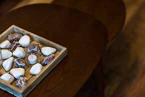 Oinoelia Luxury Suites & Residence