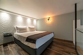 Oinoelia Luxury Suites & Residence